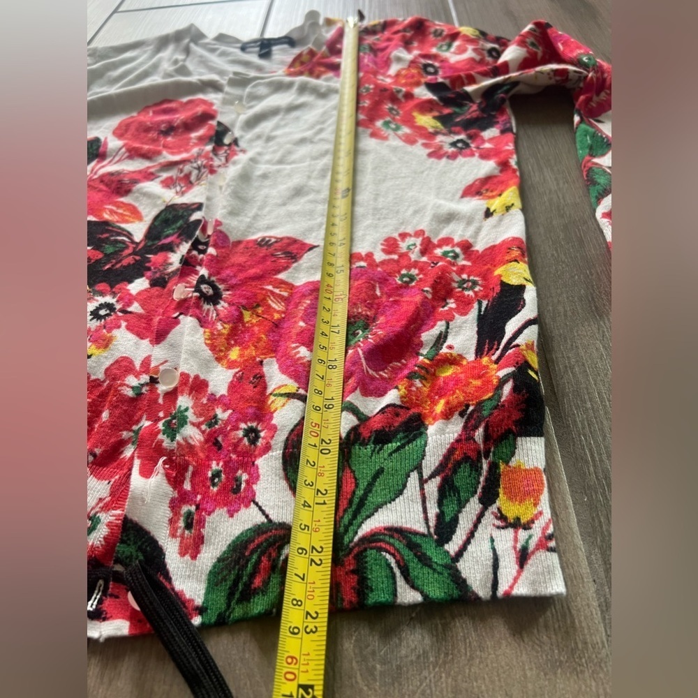 In very good condition. Soft and luxurious feel. Please check pic for details - Picture 10 of 13